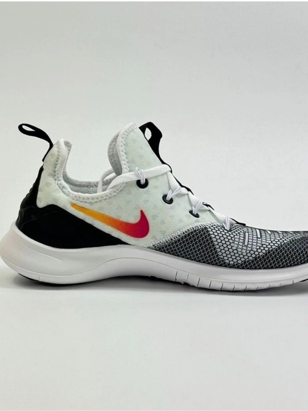NIKE FREE TR 8 Laser Fuchsia
Training Shoes White Black 942888-008 Womens Sz 11